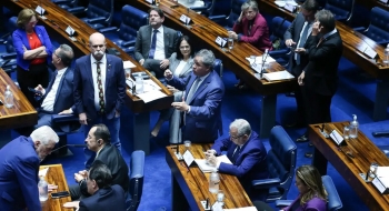 Senado aprova PEC sobre criminalização da posse de drogas